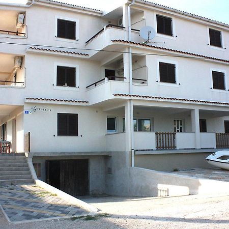 Batkoski Apartments Pag Town Bagian luar foto