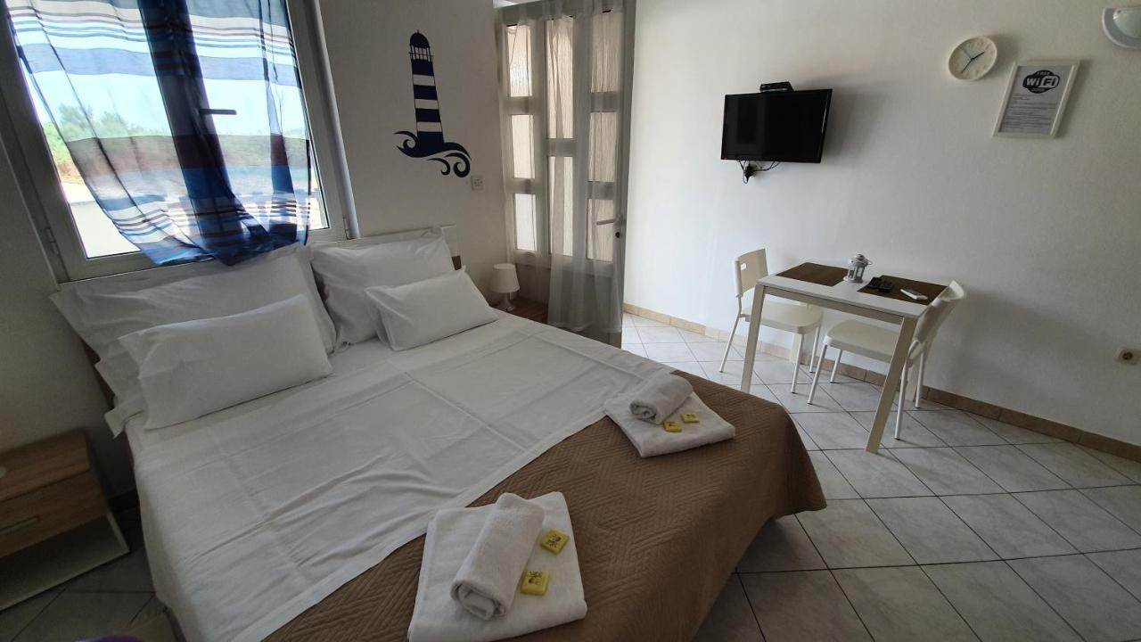 Batkoski Apartments Pag Town Bagian luar foto