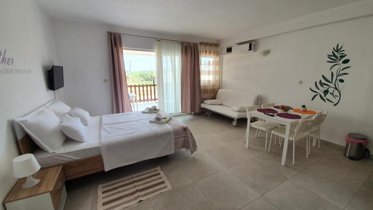 Batkoski Apartments Pag Town Bagian luar foto