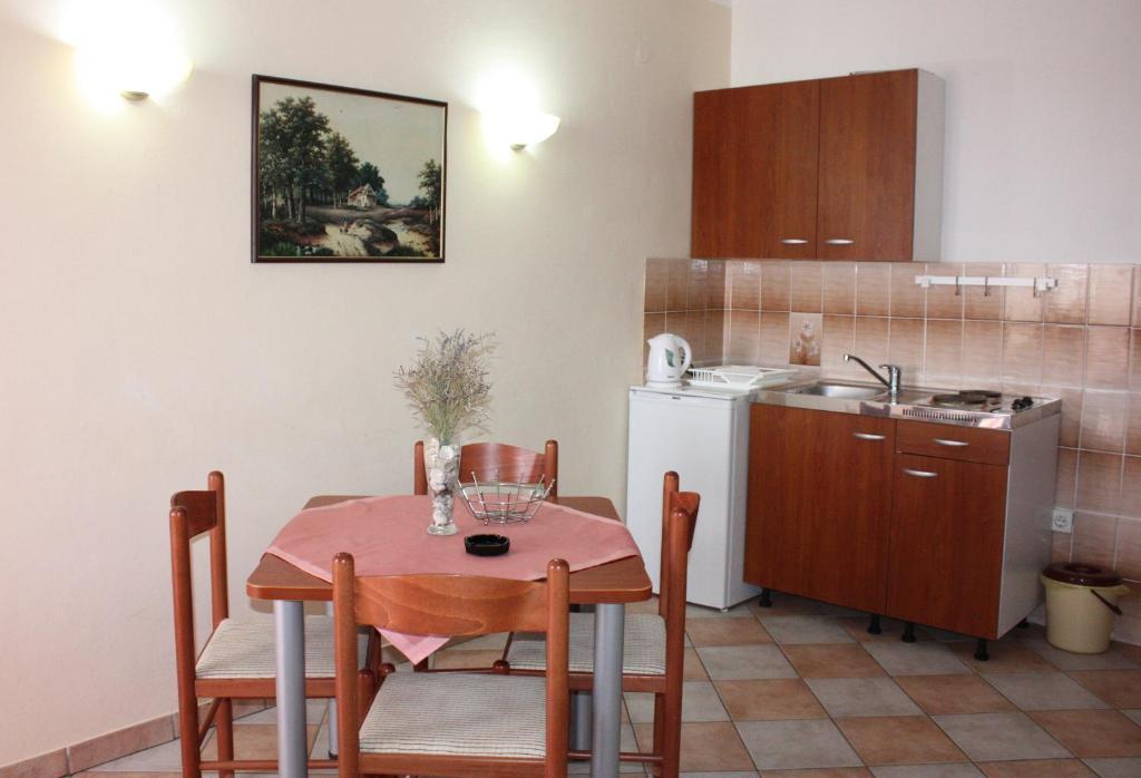 Batkoski Apartments Pag Town Bagian luar foto