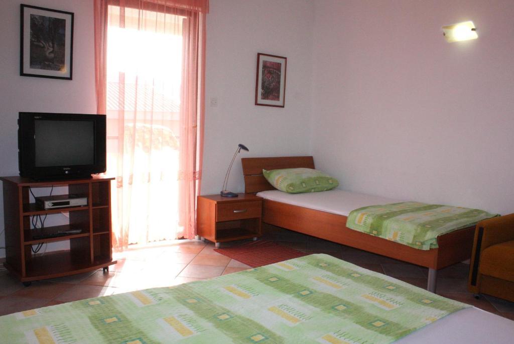 Batkoski Apartments Pag Town Bagian luar foto