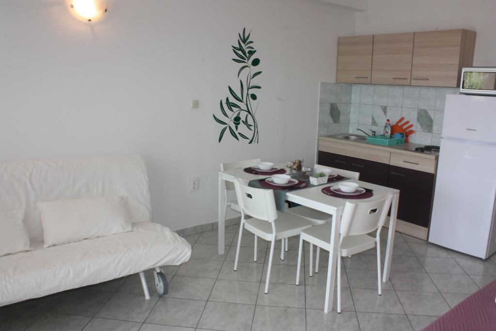 Batkoski Apartments Pag Town Bagian luar foto